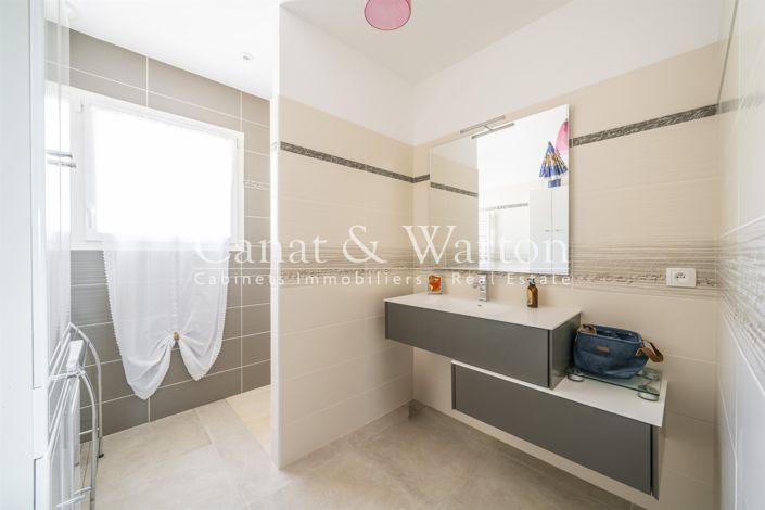 Image No.19-4 Bed House for sale