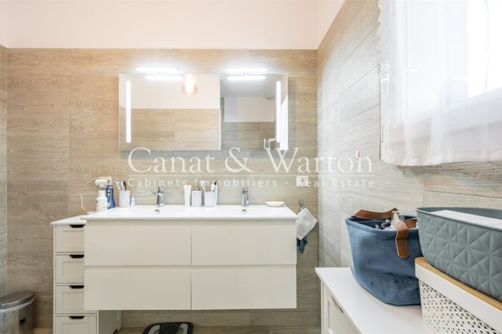 Image No.20-4 Bed House for sale