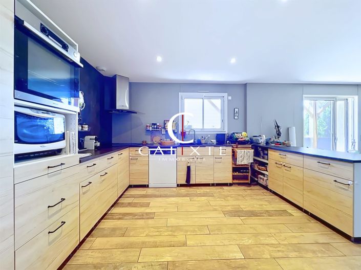 Image No.11-2 Bed House for sale