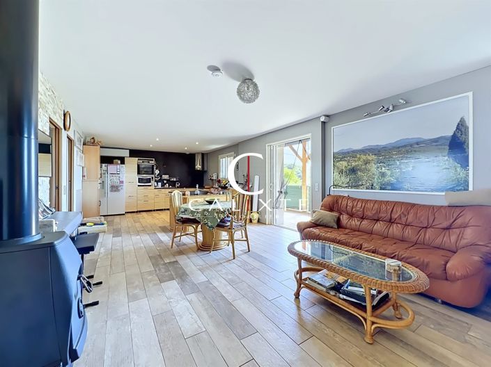 Image No.8-2 Bed House for sale