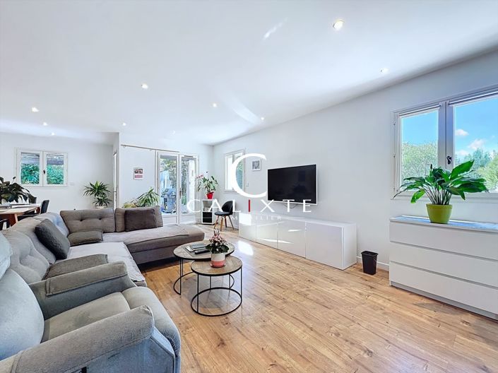 Image No.11-3 Bed House for sale