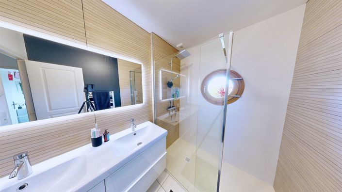 Image No.17-4 Bed House for sale