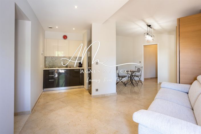 Image No.15-4 Bed House for sale