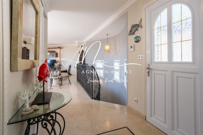 Image No.8-4 Bed House for sale