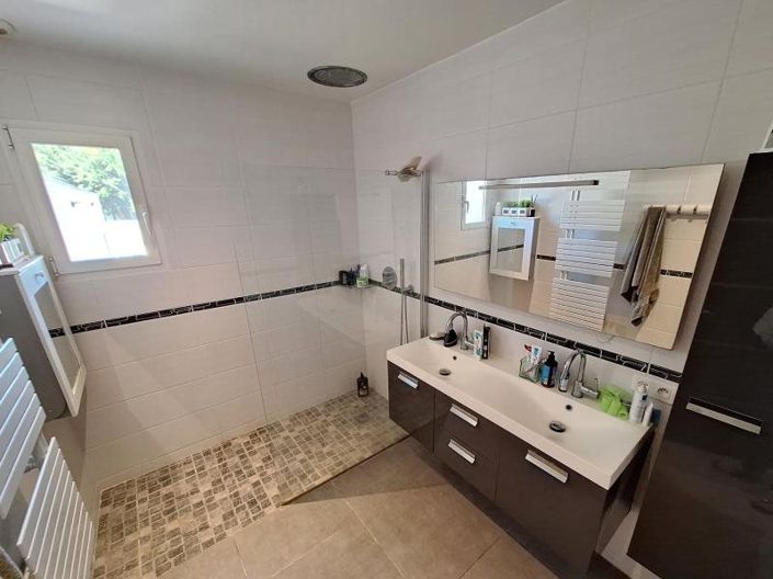 Image No.16-4 Bed House for sale