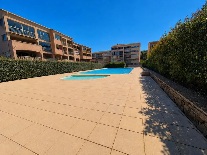 Image No.2-Appartement de 1 chambre à vendre à Sainte-Maxime
