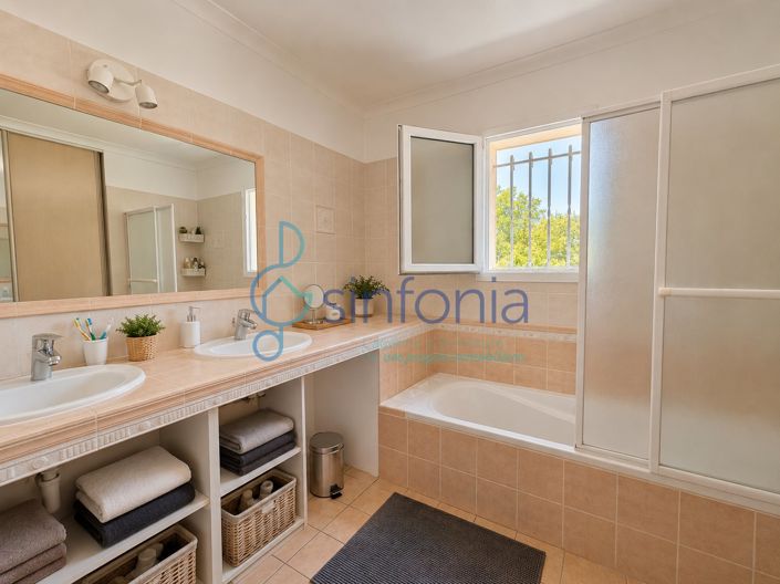 Image No.13-3 Bed House for sale