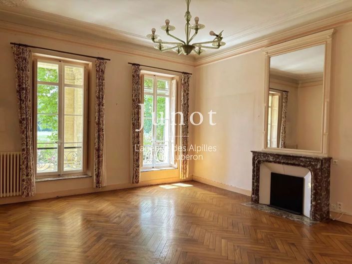 Image No.7-Propriété de 8 chambres à vendre à Istres