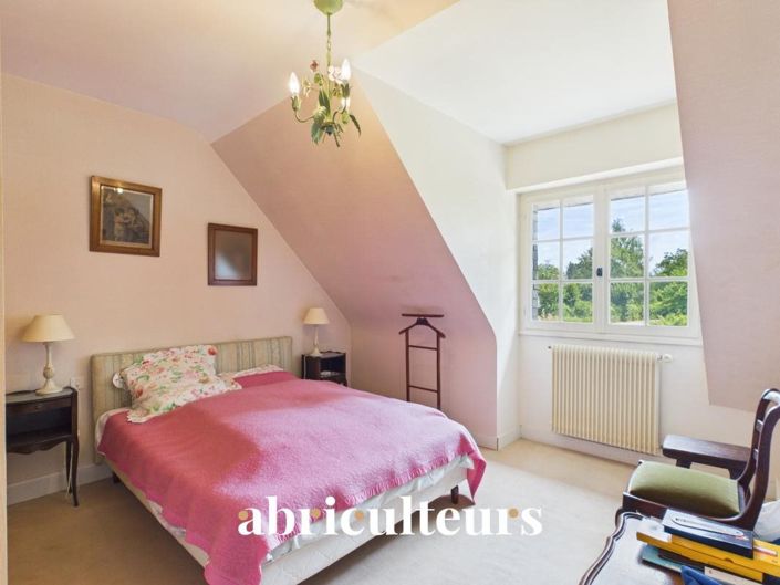 Image No.18-4 Bed House for sale
