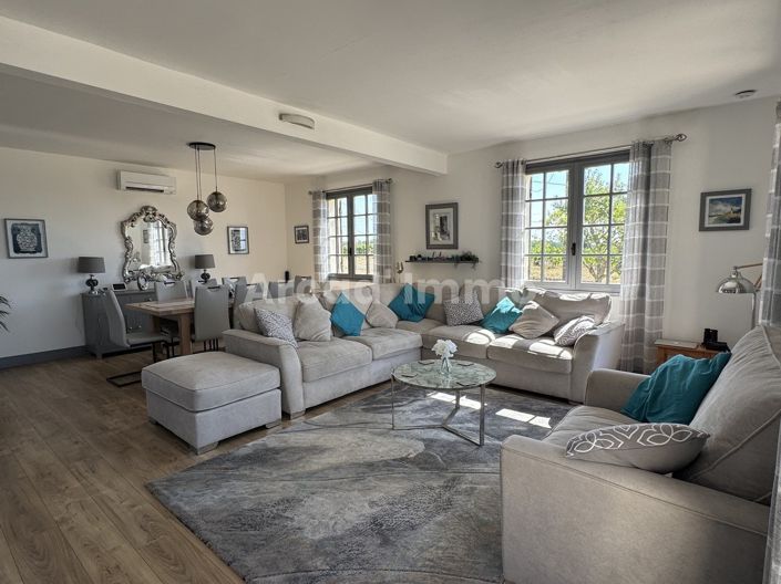 Image No.5-6 Bed House for sale