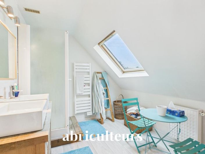 Image No.16-5 Bed House for sale