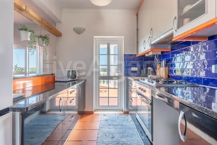 Image No.10-3 Bed House for sale