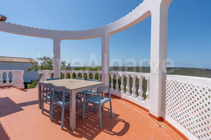 Image No.11-3 Bed House for sale