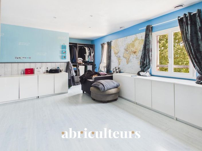 Image No.14-4 Bed House for sale