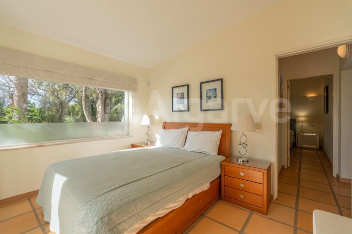 Image No.48-5 Bed House for sale