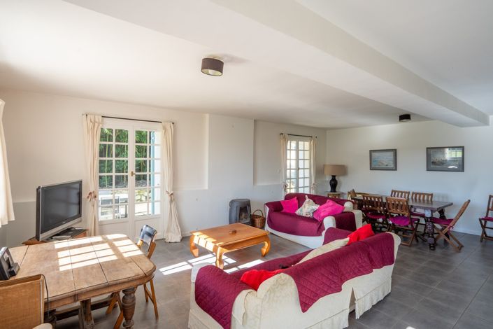 Image No.10-5 Bed House for sale