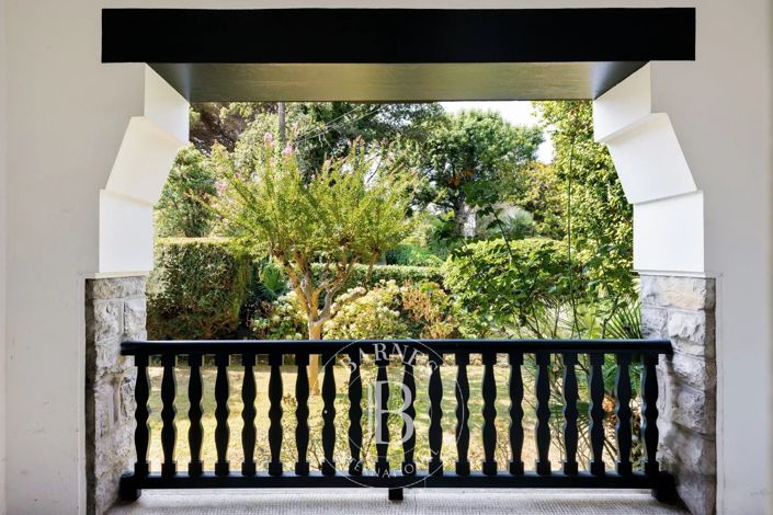 Image No.12-7 Bed House for sale