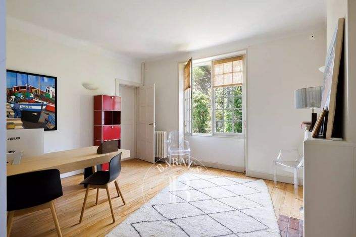 Image No.17-7 Bed House for sale