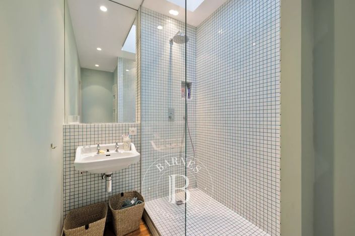 Image No.21-7 Bed House for sale