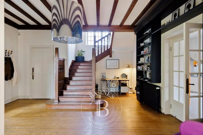 Image No.6-7 Bed House for sale