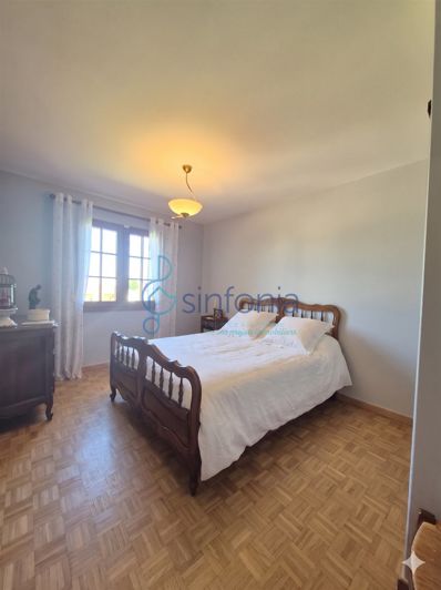 Image No.15-4 Bed House for sale