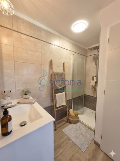 Image No.21-4 Bed House for sale