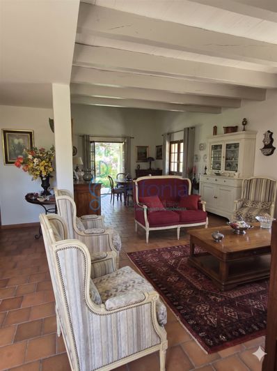 Image No.8-4 Bed House for sale