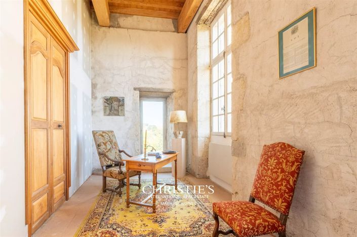 Image No.16-4 Bed Property for sale