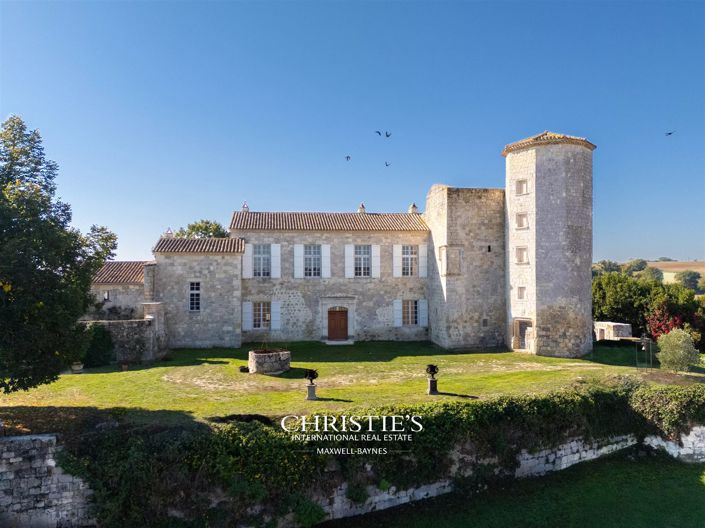 Image No.2-4 Bed Property for sale