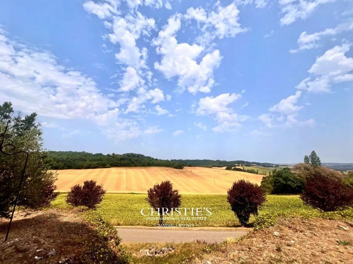 Image No.4-4 Bed Property for sale