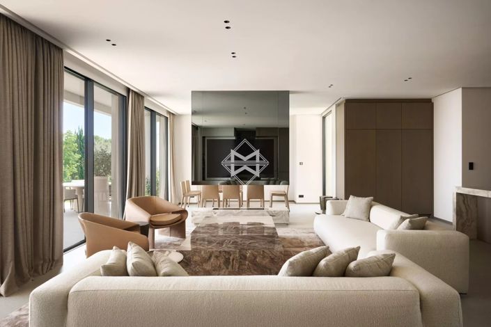 Image No.6-5 Bed House for sale
