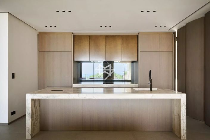 Image No.7-5 Bed House for sale