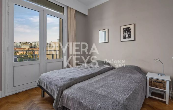Image No.14-6 Bed Apartment for sale