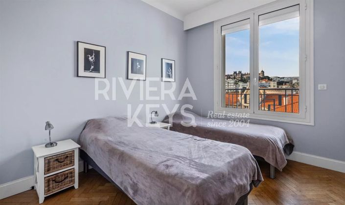 Image No.17-6 Bed Apartment for sale