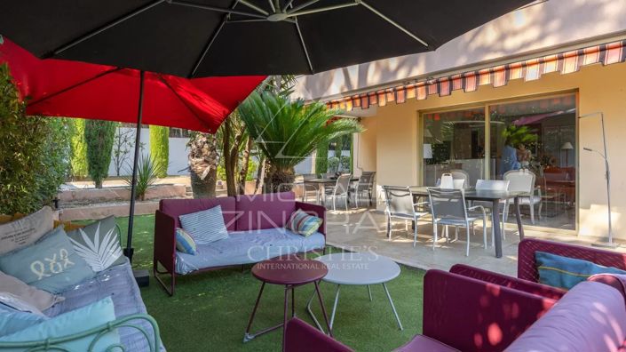 Image No.4-6 Bed House for sale