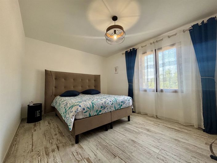 Image No.9-3 Bed House for sale