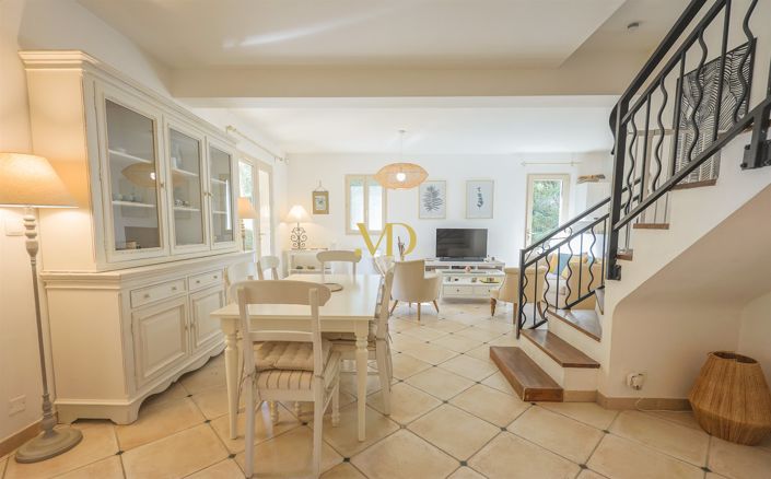 Image No.30-4 Bed House for sale