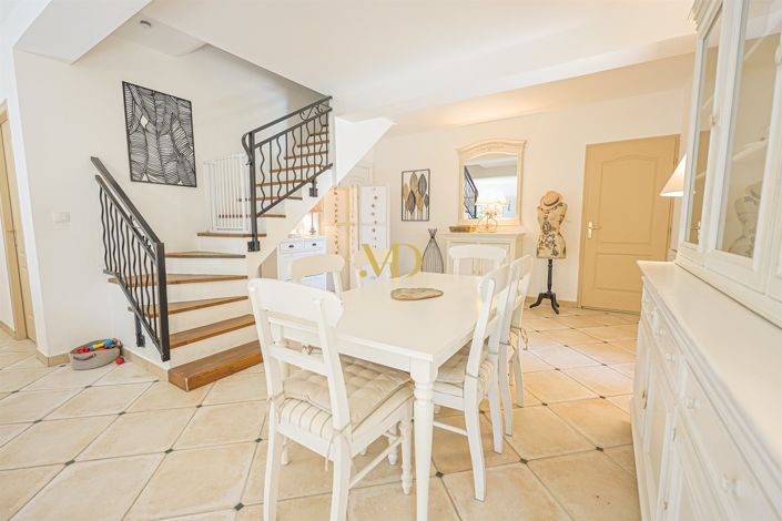 Image No.33-4 Bed House for sale