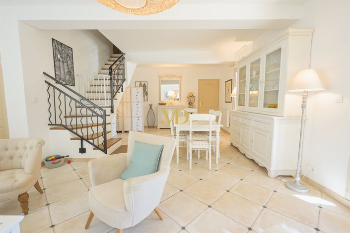 Image No.34-4 Bed House for sale