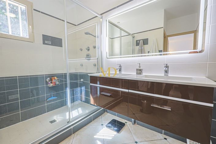 Image No.43-4 Bed House for sale
