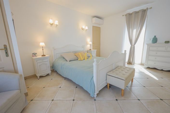 Image No.44-4 Bed House for sale