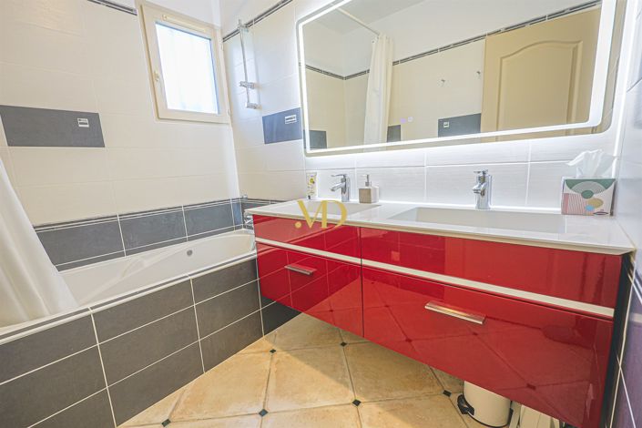Image No.46-4 Bed House for sale