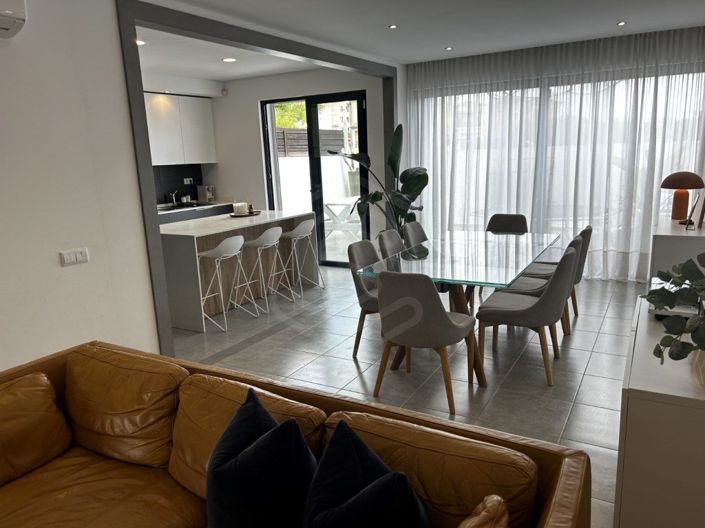 Image No.13-3 Bed House for sale