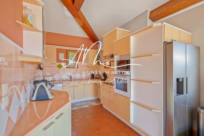 Image No.10-4 Bed House for sale
