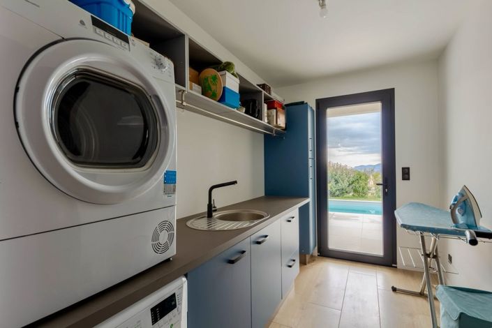 Image No.21-3 Bed House for sale