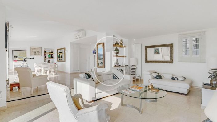 Image No.4-6 Bed House for sale