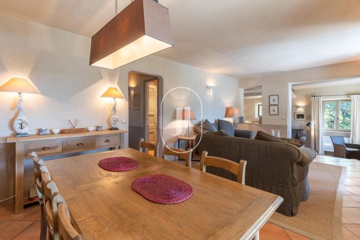 Image No.6-3 Bed House for sale