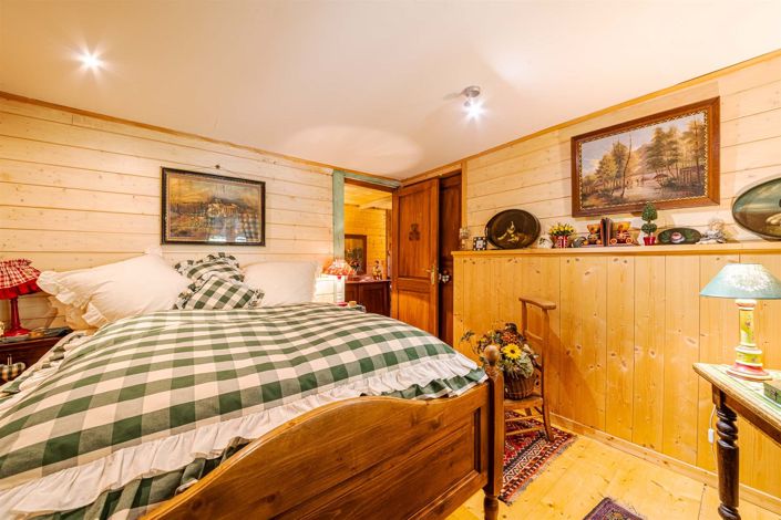 Image No.27-4 Bed House for sale