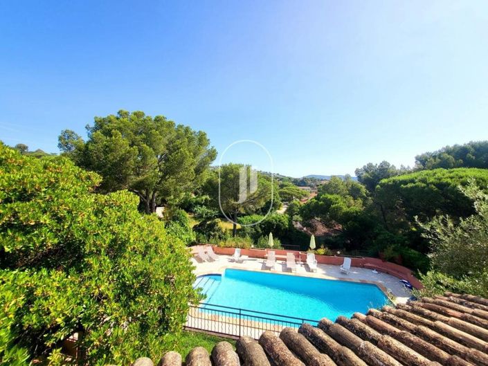 Image No.3-8 Bed House for sale