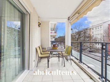 1 - Bron, Appartement
